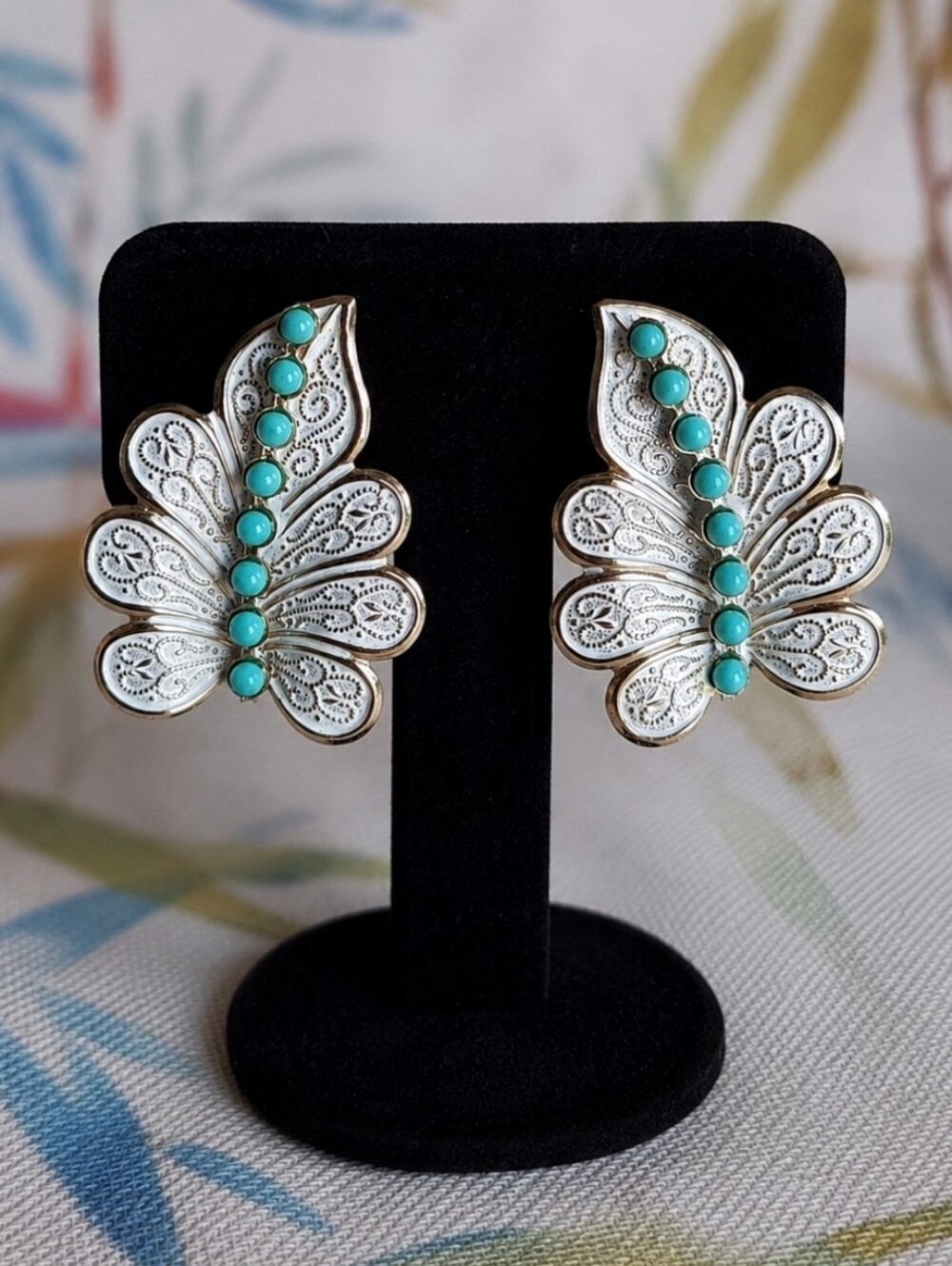 White Enamel Gold Tone MCM Leaves Turquoise Colored Beads Vintage Clip Earrings